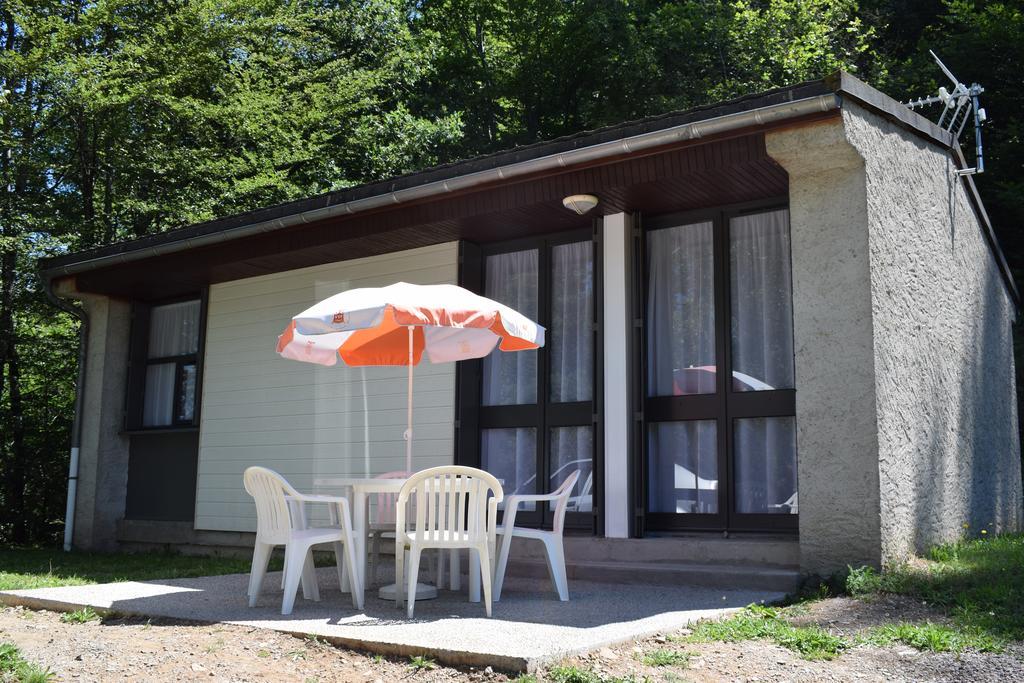 Vvf Cantal Champs-Sur-Tarentaine 外观 照片